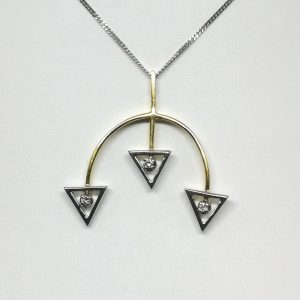 2 Colour Triple Diamond Arrow