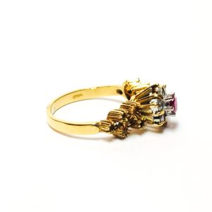 18ct Gold Diamond & Ruby Ring