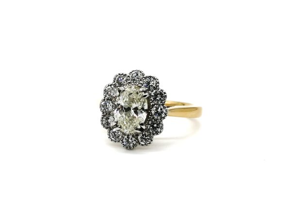 18ct Gold Traditional Certificated Oval Diamond Cluster Ring