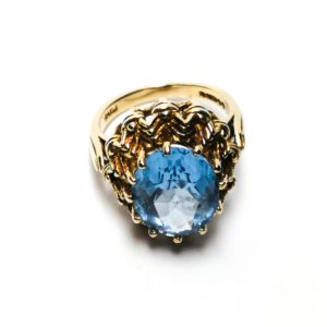 9ct Gold Blue Topaz Ring (1972)