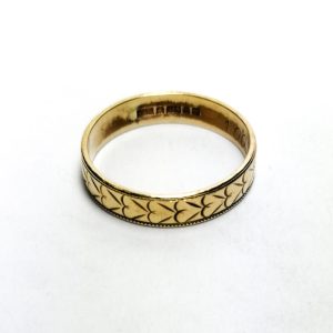 9ct Gold Heart Patterned Wedding Band
