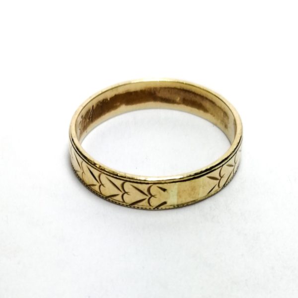 9ct Gold Heart Patterned Wedding Band