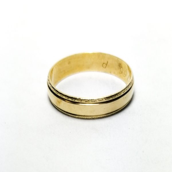 9ct Gold Lined Wedding Band (1985)