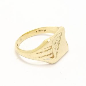 9ct Gold Patterned Square Top Signet Ring