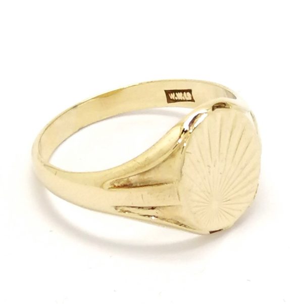 9ct Gold Vintage Sun Burst Oval Signet Ring.