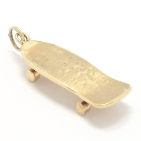 9ct Gold Skateboard Charm.