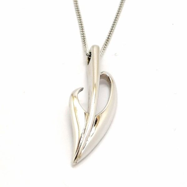 9ct White Gold Fancy Pendant With Chain