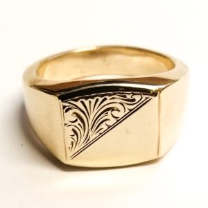 9ct Chunky Gold Engraved Signet Ring