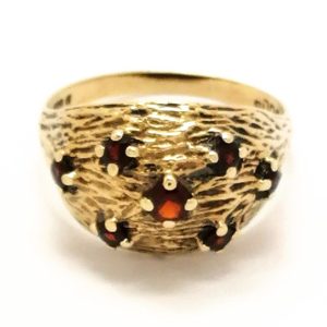9ct Gold Vintage Dome Top Garnet Ring