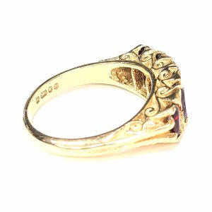 9ct Gold Victorian Style Garnet Ring (1984)