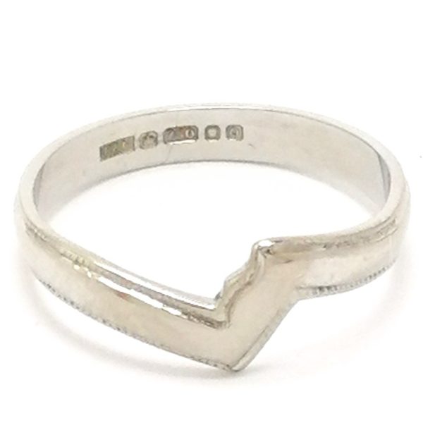 Vintage 18ct White Gold Shaped Wedding Band Ring
