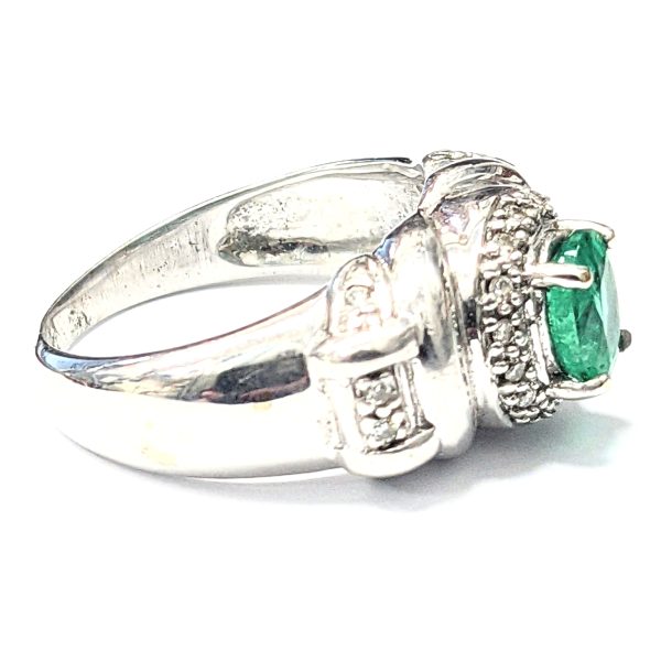 18ct White Gold Emerald & Diamond Ring
