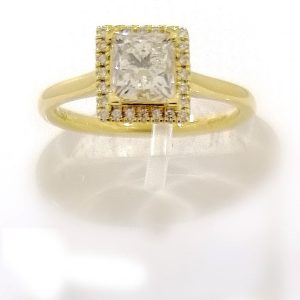 Certificated 18ct Princess Cut Diamond Solitaire .91ct