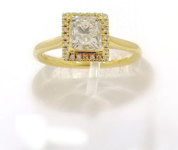 Certificated 18ct Princess Cut Diamond Solitaire .91ct